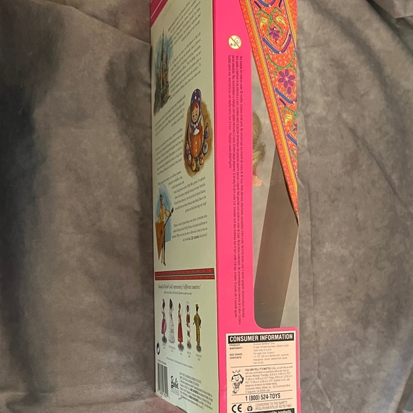 Mattel Russian Barbie in Red and Gold Attire - Picture 5 of 8